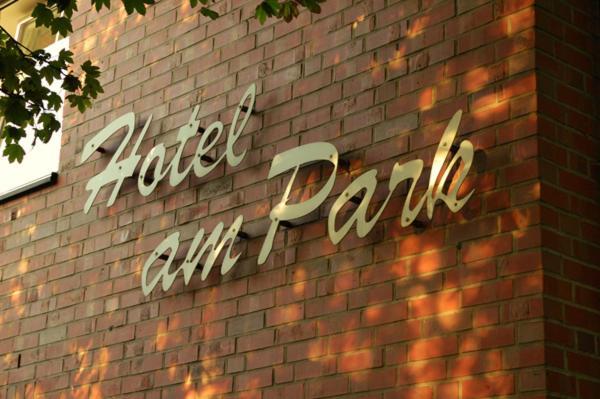Hotel Am Park Dinslaken Exterior foto